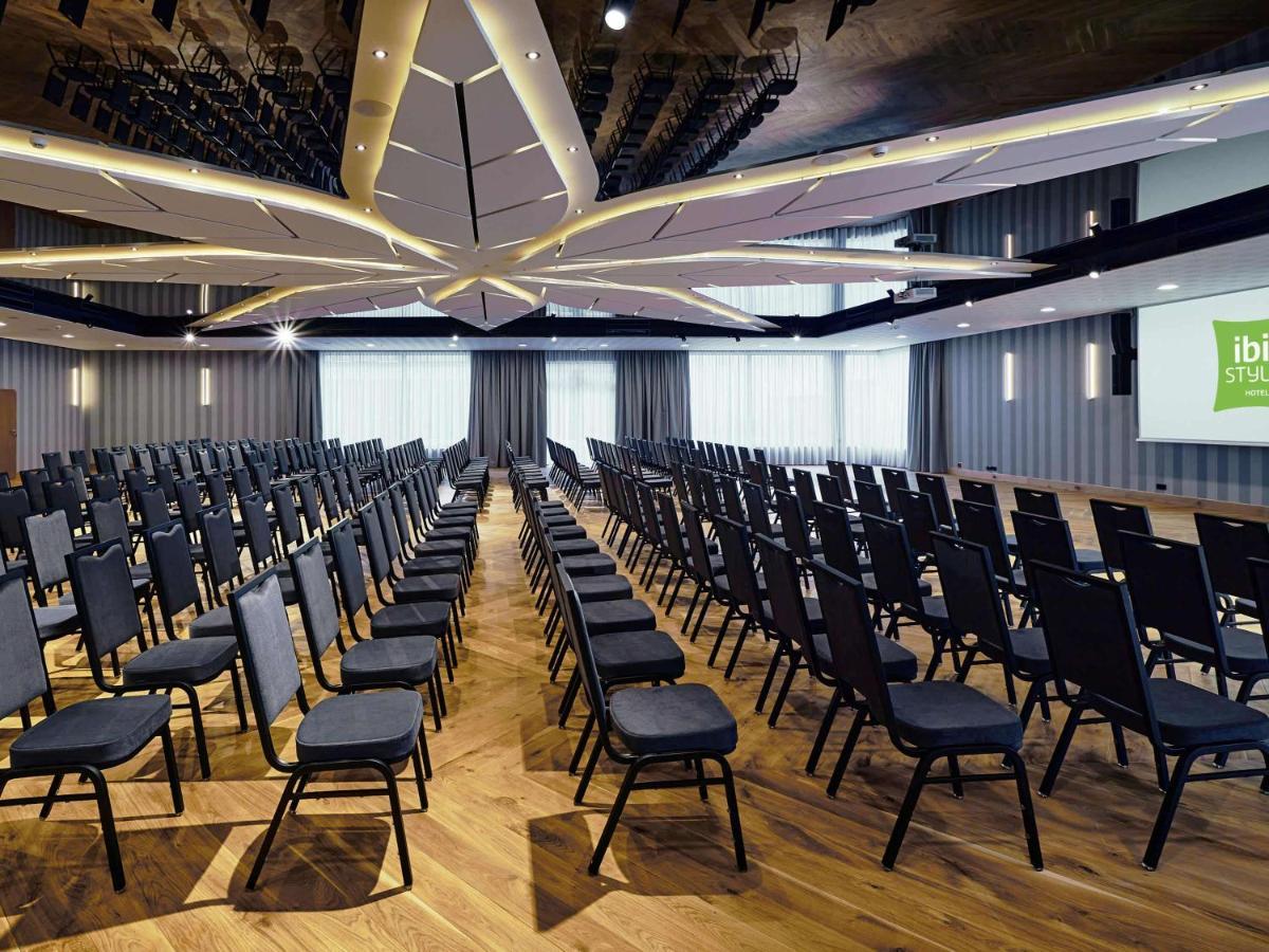 Ibis Styles Nowy Targ Hotel Bagian luar foto
