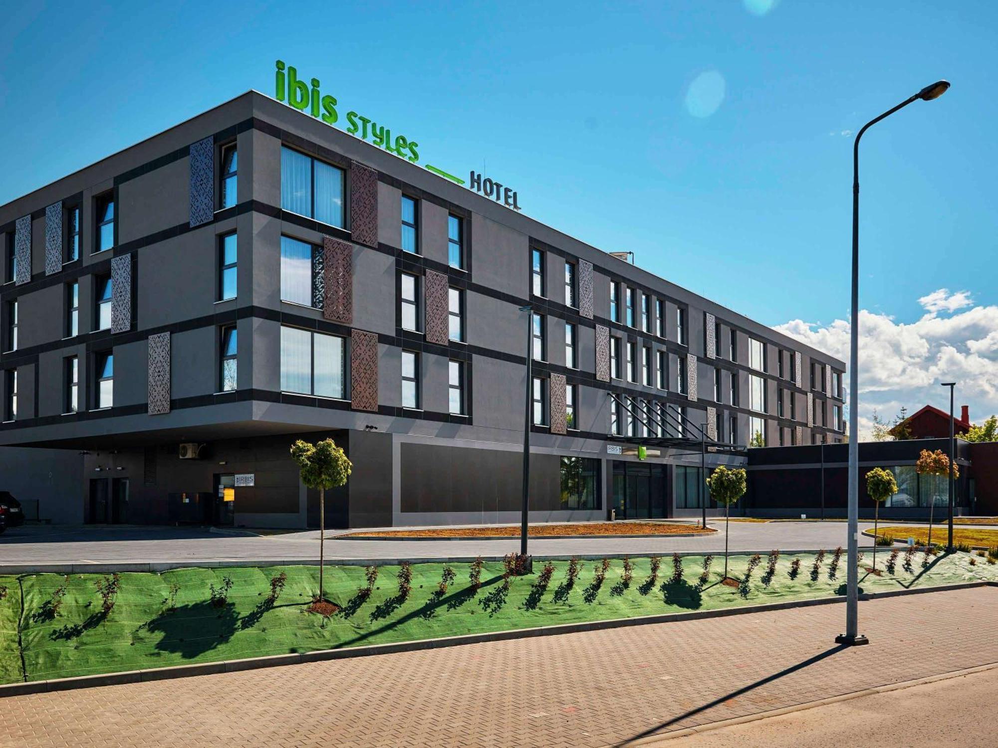 Ibis Styles Nowy Targ Hotel Bagian luar foto