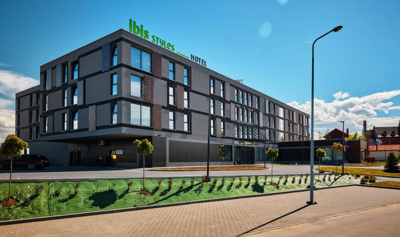Ibis Styles Nowy Targ Hotel Bagian luar foto